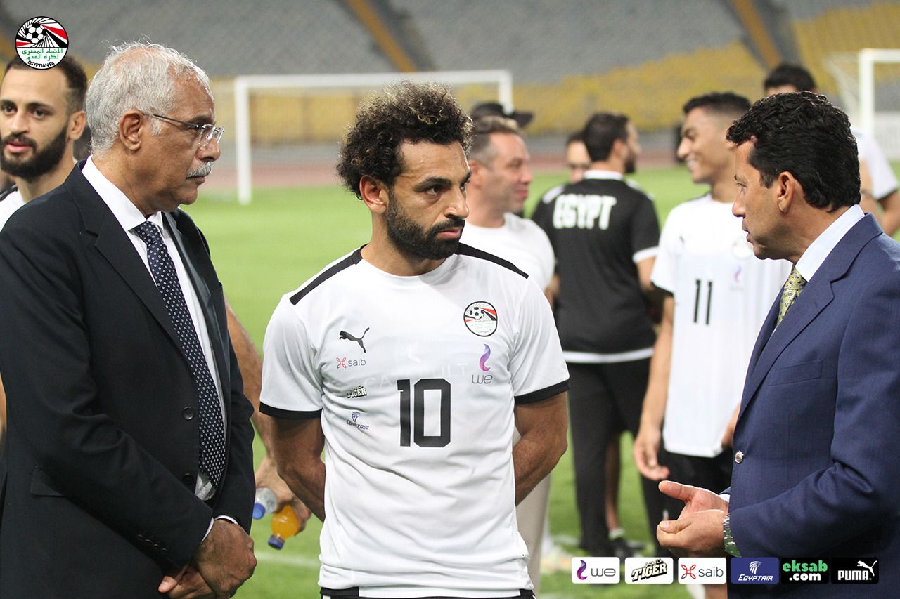 وزير الرياضة ومجلس اتحاد الكرة في مران المنتخب (7)