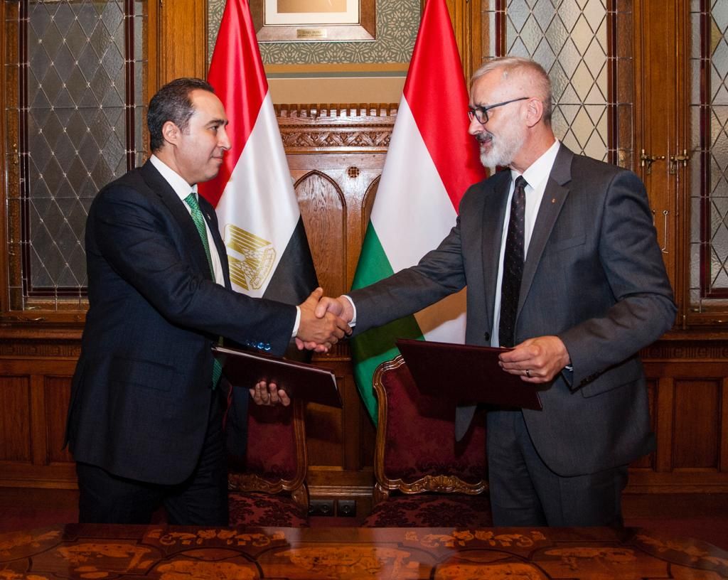 الأمين العام لمجلس النواب يوقع مع نظيره المجري بروتوكولاً للتعاون (2)