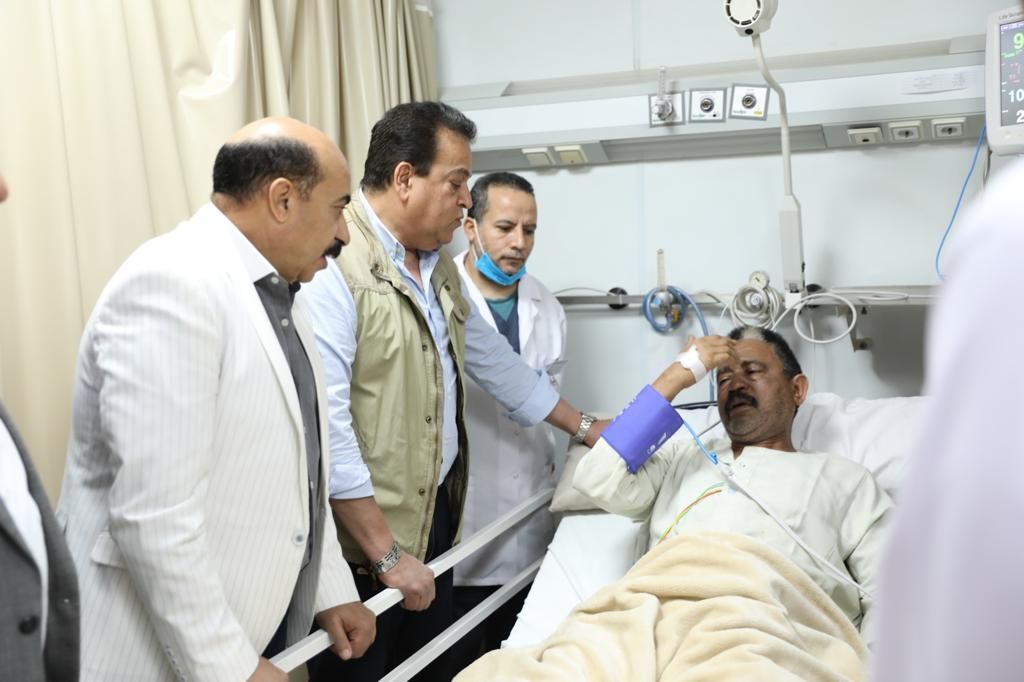 وزير الصحة فى مستشفى أبو سمبل