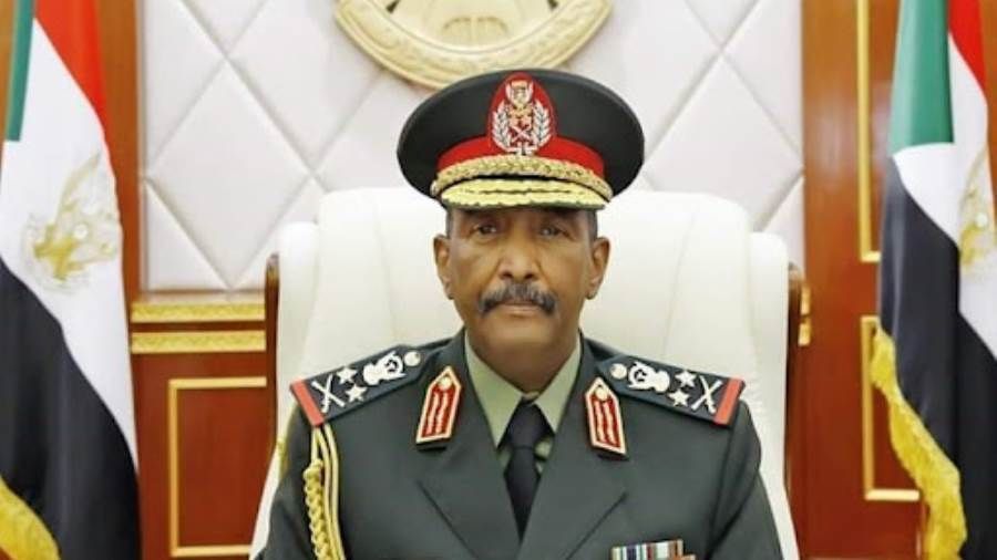 البرهان يعفي مدير عام الشرطة السودانية