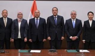 رئيس
      الوزراء
      يشهد
      توقيع
      عقد
      إنشاء
      مجمع
      شين
      فينج
      المتكامل
      للصناعات
      المعدنية