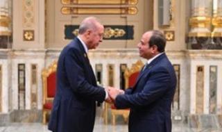 أردوغان
      يهنئ
      الرئيس
      السيسى
      هاتفيًا
      بمناسبة
      حلول
      عيد
      الفطر
      المبارك