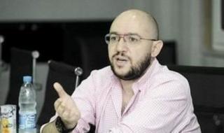 أثينا
      مستوحى
      من
      تجربة
      محاكاة
      عقل
      الأم
      بعد
      وفاتها