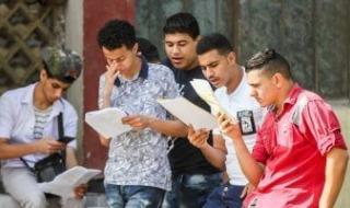 امتحانات
      الدبلومات
      الفنية
      2025..
      حظر
      دخول
      التليفون
      المحمول
      باللجان