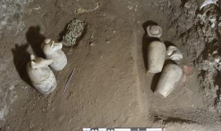 مخازن
      "للنبيذ
      والدهون"
      وأسرار
      عن
      "بيت
      الحياة"..
      حكاية
      أحدث
      اكتشافات
      أثرية
      في
      الأقصر