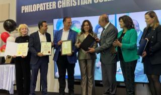 وزيرة
      التنمية
      المحلية
      تشهد
      احتفالية
      ”
      مصر
      دايمًا
      معاك”
      بمدينة
      ميساساغا...اليوم
      الأحد،
      6
      أبريل
      2025
      04:04
      مـ
       
      منذ
      18
      دقيقة