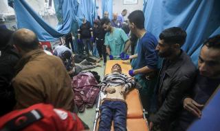 بعد
      انعدام
      "الأدوية
      والمُعدات"
      فيها..
      مستشفيات
      غزة
      تتحول
      لـ"ساحات
      الموت
      البطيء"