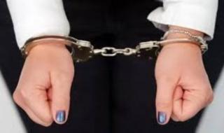 هتسافر
      للخارج..
      تجديد
      حبس
      شخص
      وزوجته
      لاتهامهما
      بالنصب