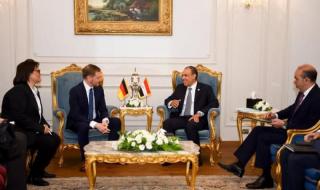 وزير
      الخارجية
      والهجرة
      يستقبل
      رئيس
      وزراء
      ولاية
      ساكسونيا
      الحرة
      الألمانيةاليوم
      الأربعاء،
      9
      أبريل
      2025
      11:56
      صـ
       
      منذ
      29
      دقيقة