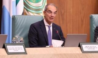 وزير
      الاتصالات
      يكشف
      تفاصيل
      مبادرة
      "الرواد
      الرقميون
      Digilians"