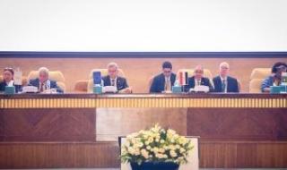 بدر
      عبد
      العاطي:
      "التعامل
      مع
      ظاهرة
      الهجرة
      يجب
      أن
      يستند
      إلي
      رؤية
      ومقاربة
      شاملة"