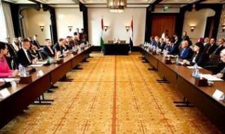 النقل:
      صفقة
      تصنيع
      وتوريد
      1350
      عربة
      قطار
      جديدة
      الأضخم
      فى
      تاريخ
      السكة
      الحديد
