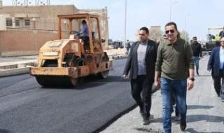 وزير
      الإسكان:
      استكمال
      أعمال
      تطوير
      الطرق
      ورفع
      الكفاءة
      بالمناطق
      الصناعية
