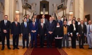 وزير
      الخارجية
      يلتقى
      أعضاء
      مجلس
      أمناء
      الحوار
      الوطني..
      صور