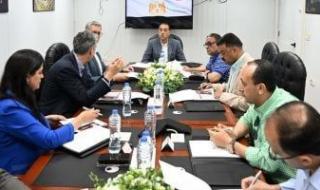 رئيس
      الوزراء
      يجتمع
      مع
      الرئيس
      التنفيذى
      لشركة
      "أنجلو
      جولد
      أشانتى"