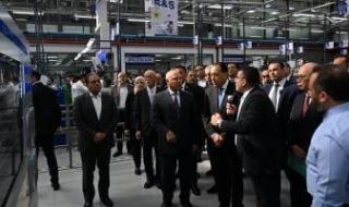 مدبولى
      يتفقد
      مصنع
      "سوميتومو"
      لإنتاج
      الضفائر
      الكهربائية
      للسيارات
      بالعاشر