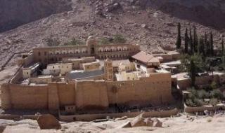 الخارجية:
      لا
      مساس
      على
      الإطلاق
      بدير
      سانت
      كاترين
      والأماكن
      الأثرية
      التابعة
      له