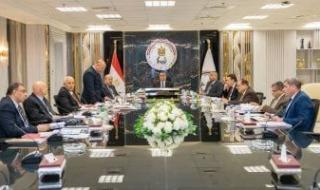 وزير
      الانتاج
      الحربي
      يترأس
      اجتماعات
      لجنة
      تقييم
      واختيار
      القيادات
      العليا
      للوزارة