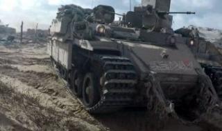 رسالة
      غضب
      من
      أهالى
      ناقلة
      جند
      لجيش
      الاحتلال
      أحرقتها
      القسام
      بعبوة
      شواظ