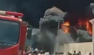 تداول
      فيديو
      لحريق
      مصنع
      إسفنج
      دمياط
      ..
      استمرار
      محاولات
      السيطرة
      على
      النيران..
      فيديو