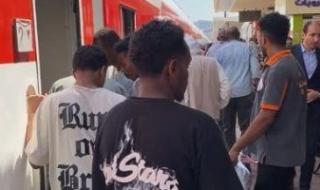 أخبار
      مصر..
      السكة
      الحديد
      تشغل
      قطارا
      مخصوصا
      لتسهيل
      العودة
      الطوعية
      للسودانيين