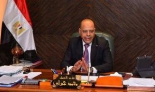 وزير
      العمل
      يعتمد
      صرف
      800
      ألف
      جنيه
      رعاية
      صحية
      وإعانات
      حوادث
      لـ
      217
      عاملا