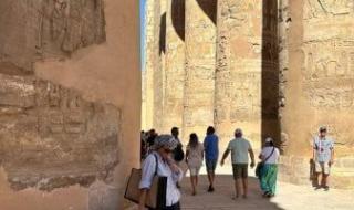 إقبال
      سياحى
      عالمى
      على
      معابد
      الأقصر
      وإشغالات
      الفنادق
      تتجاوز
      85%