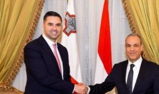 عبدالعاطي
      يلتقي
      نائب
      رئيس
      الوزراء
      ووزير
      الخارجية
      والسياحة
      بجمهورية
      مالطا