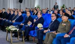 الرئيس
      السيسى
      يشاهد
      فيلمًا
      تسجيليًا
      بعنوان
      10
      سنوات
      من
      الإنجازات