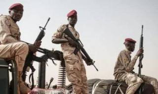 الدعم
      السريع
      تقتل
      4
      أشخاص
      بينهم
      طفل
      فى
      مدينة
      الفاشر
      السودانية