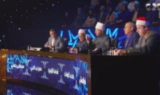 دولة
      التلاوة..
      لجنة
      التحكيم
      للمتسابق
      رضا
      محمد:
      خامة
      صوتك
      تصلح
      لتسجيل
      مصحف
      مرتل