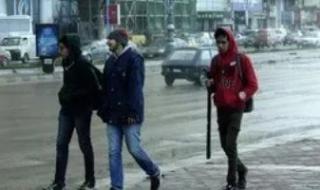 درجات
      الحرارة
      اليوم
      الأحد
      21
      ديسمبر..
      أجواء
      شتوية
      وانخفاض
      ملحوظ
      بالحرارة