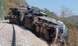 مصرع
      13
      شخصا
      وإصابة
      98
      آخرين
      إثر
      انقلاب
      قطار
      ركاب
      فى
      المكسيك..
      فيديو