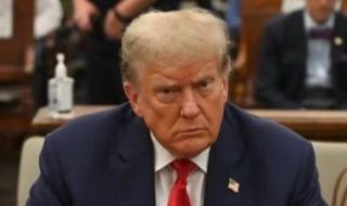 ترامب:
      لن
      نسمح
      لروسيا
      أو
      الصين
      بالاستيلاء
      على
      جزيرة
      جرينلاند