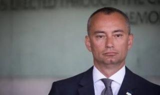 البيت
      الأبيض
      يعلن
      تعيين
      نيكولاى
      ملادينوف
      بمنصب
      الممثل
      السامى
      لقطاع
      غزة