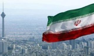 إيران
      ترد
      بمسيرات
      بعد
      غارات
      أمريكية
      على
      بندر
      عباس
      وقشم