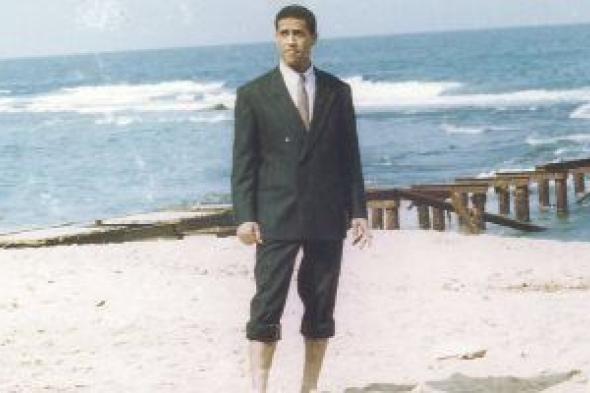 أشرف عبد الباقى يستعيد شبابه بـ"بدلة" أمام البحر من كواليس آيس كريم فى جليم