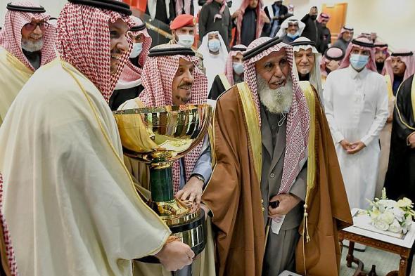 أمير الرياض يتوج الفائزين بكأسي خادم الحرمين لسباقات نادي الخيل