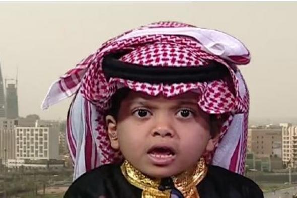 الطفل خاطف الأنظار مع أمير الباحة: أتمنى تقبيل رأس ولي العهد