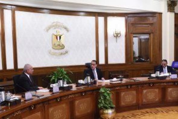 رئيس الوزراء يتابع المشروعات الجارى تنفيذها بمحافظة السويس