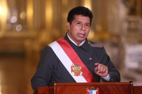 البرلمان في بيرو يعزل رئيس البلاد.. والشرطة تعتقله