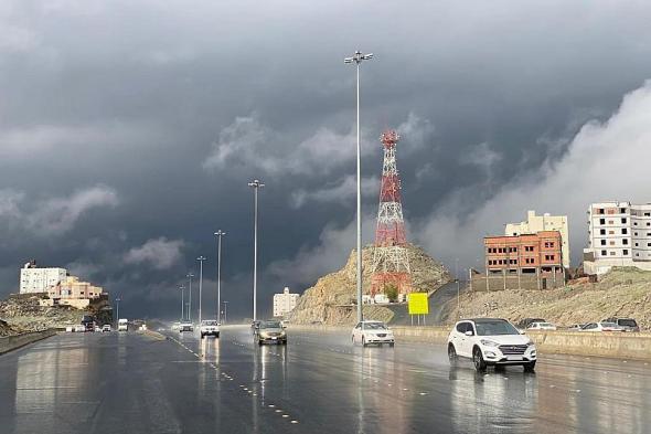 كميات الأمطار المسجلة على مكة المكرمة والمدينة المنورة خلال 12 ساعة
