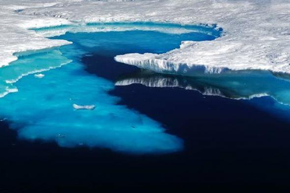 علماء يحذرون من ظاهرة خطيرة في القطب الجنوبيالخميس 30/مارس/2023 - 05:56 م
حذرت  دراسة جديدة من  أن تيارات المحيطات العميقة حول القارة القطبية الجنوبية يمكن أن تتباطأ بأكثر من 40% على مدى العقود الثلاثة المقبلة مما يؤدي إلى آثار كبيرة على المحيطات والمناخ.