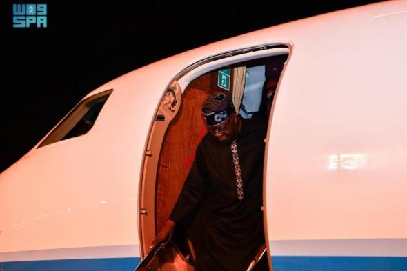 رئيس نيجيريا يصل إلى الرياض