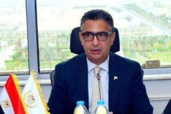 وزير
      التموين
      يُجرى
      حركة
      تنقلات
      موسعة
      لمديريات
      التموين