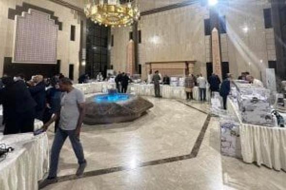 بدء
      عملية
      فرز
      الأصوات
      فى
      سفارة
      مصر
      بالرياض
      عقب
      غلق
      باب
      التصويت