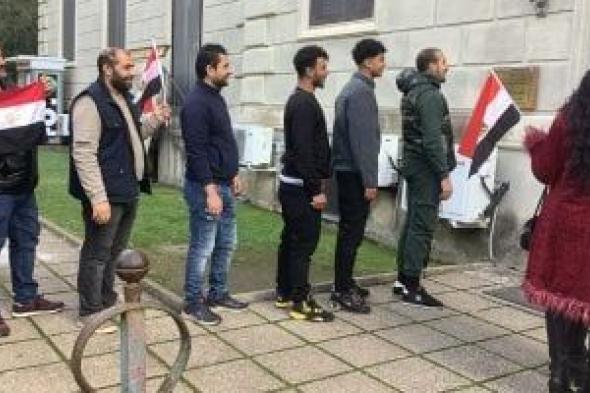 تزايد
      الإقبال
      على
      تصويت
      الجولة
      الثانية
      لانتخابات
      مجلس
      النواب
      فى
      روما