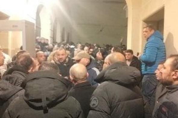 إغلاق
      صناديق
      الاقتراع
      بفرنسا
      فى
      أول
      يوم
      من
      المرحلة
      الثانية
      لانتخابات
      النواب