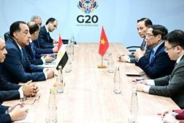 رئيس
      الوزراء
      يلتقى
      نظيره
      الفيتنامى