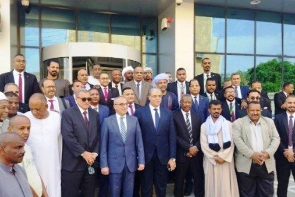 السكرتير
      العام
      المساعد
      بأسوان
      لافتتاح
      فرع
      البنك
      الأهلى